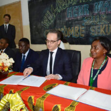 Bundesaußenminister Maas zu Besuch in unserer Partnerschule in Tansania Bundesaußenminister Maas zu Besuch in unserer Partnerschule in Tansania