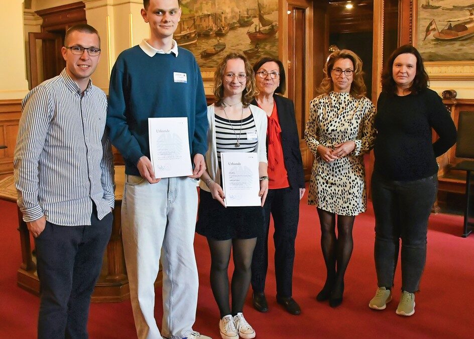 Urkunde zur Juniorwahl: „Eine Demokratie erfordert Handlungsbereitschaft jeder einzelnen Person“